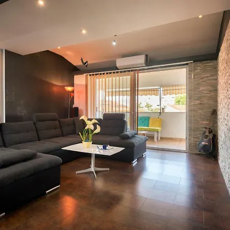 Boki Apartment